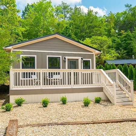 Villa Whiskey Barrel Retreat